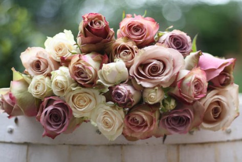 Mix-of-dusky-pink-roses